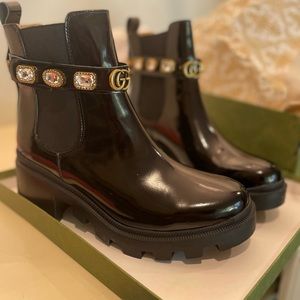 Gucci size 40 rhinestone ankle Chelsea boots- cannot guarantee authenticity